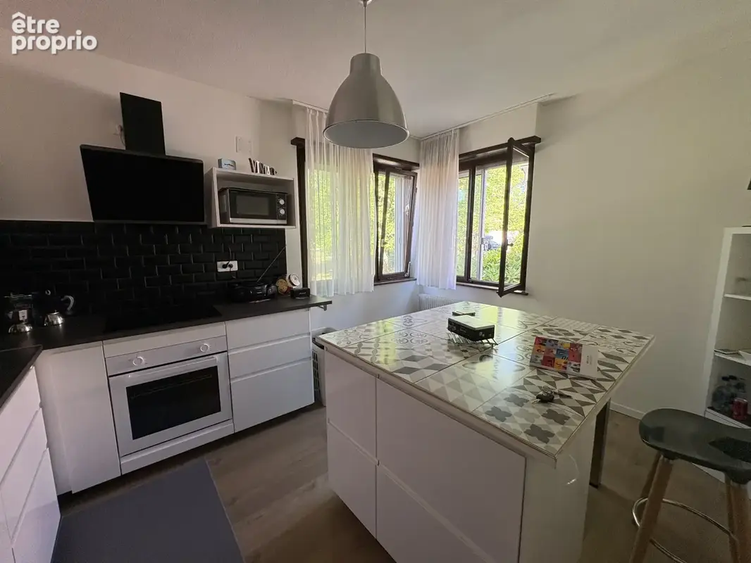 Charmante maison de 90 m2, idéalement située à Magstatt-le-Bas, offrant un cadre de vie chaleureux et fonction - photo 4