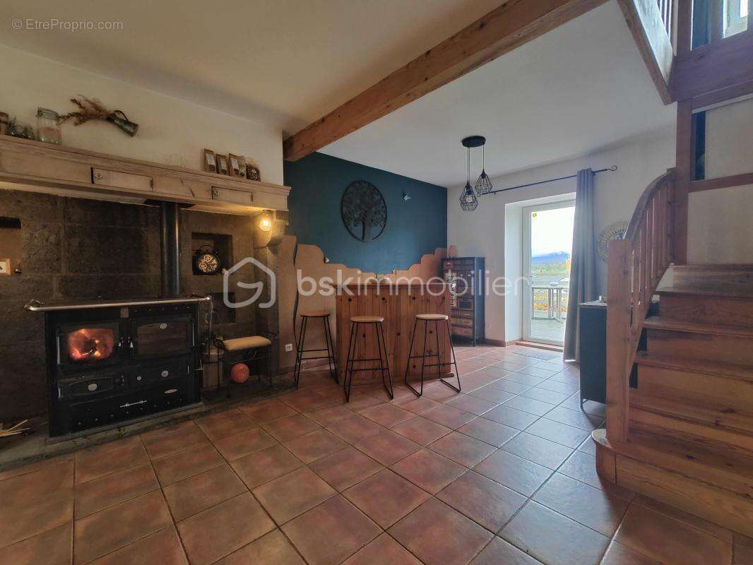 Maison à SAINT-PIERRE-ROCHE