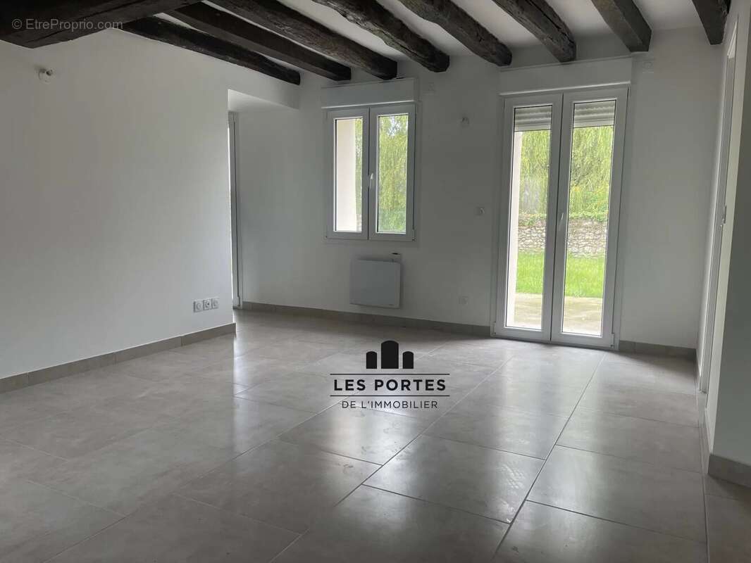 Maison à D&#039;HUISON-LONGUEVILLE