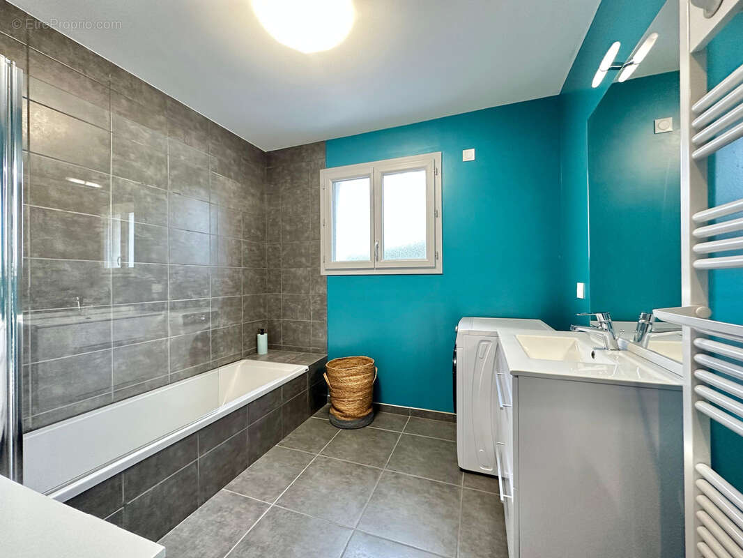 Appartement à SALES