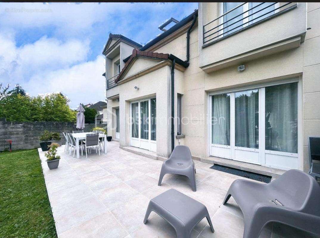 Maison à LIVRY-GARGAN