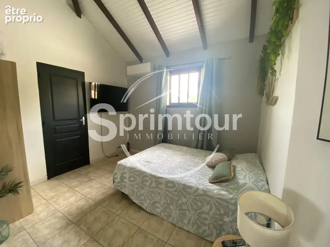 Saint claude - maison f4 et studio avec vue mer et montagne - photo 10
