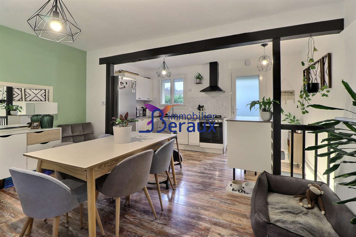 Maison à SAINT-PIERRE-DE-VARENGEVILLE