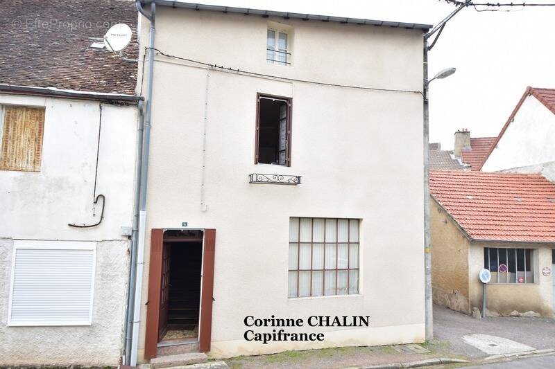 Maison à LE DONJON