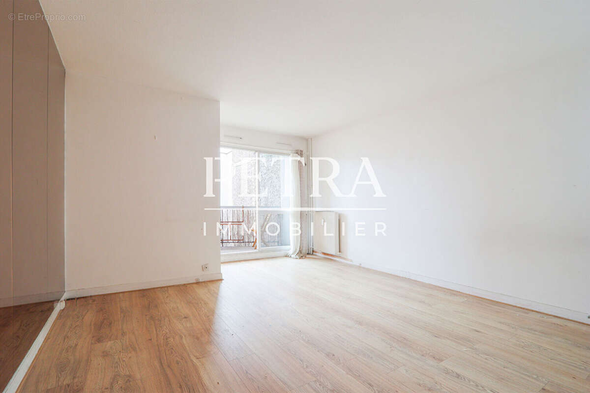 Appartement à PARIS-10E