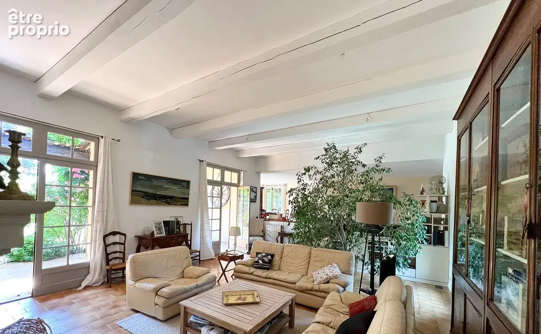 Jonquerettes  - Belle propriété familiale de 323 m² avec piscine sur 2 000 m² - photo 5