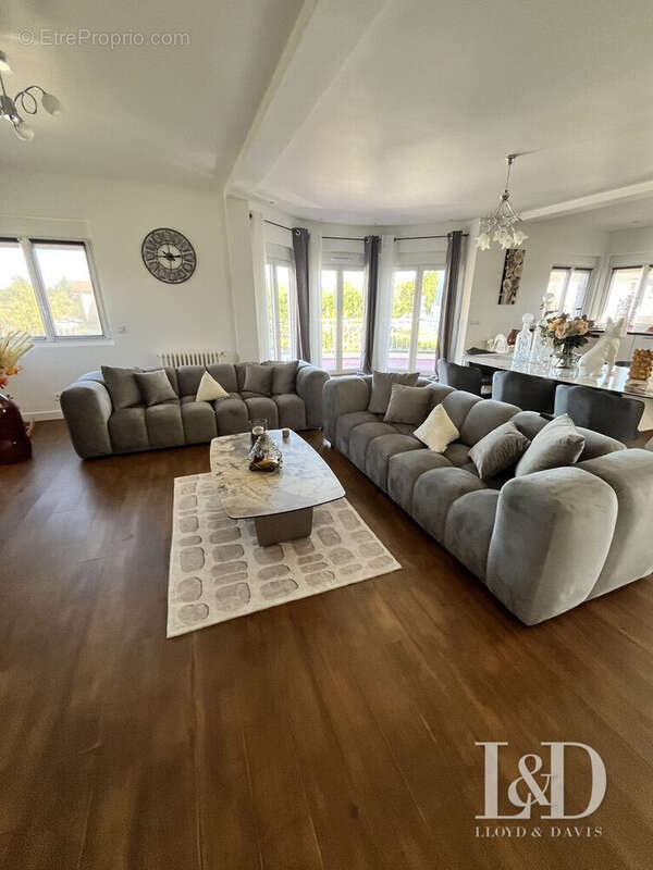 Maison à LE HAILLAN