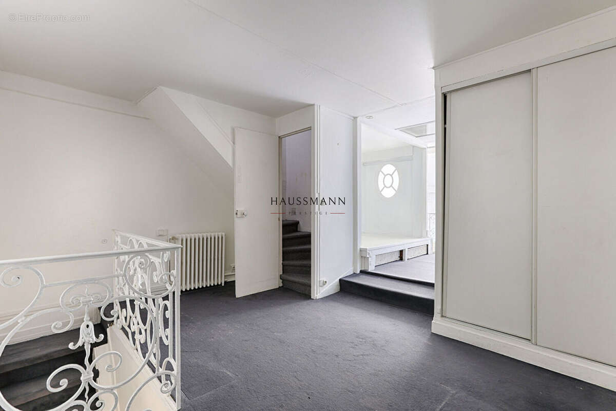 Appartement à PARIS-8E