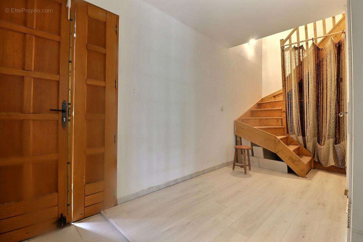 Maison à MONTELIMAR