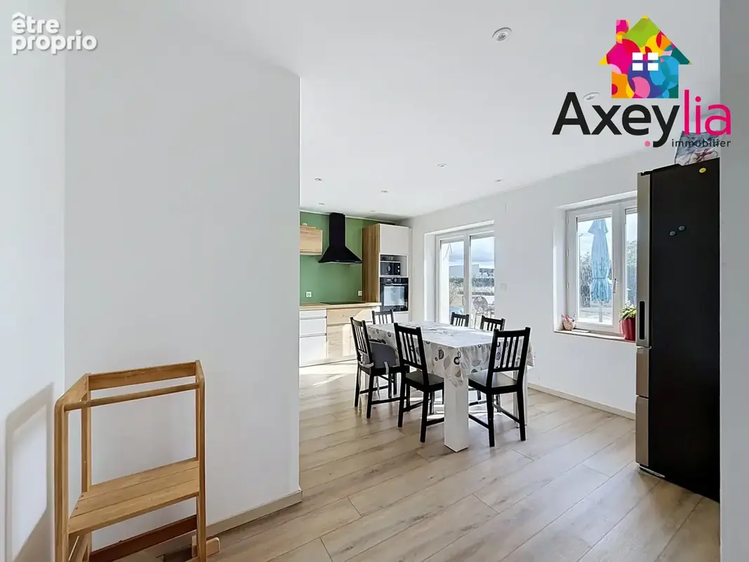 A vendre - feurs - maison individuelle rénovée   4 chambres   terrain 1 200 m2   dépendances - photo 4