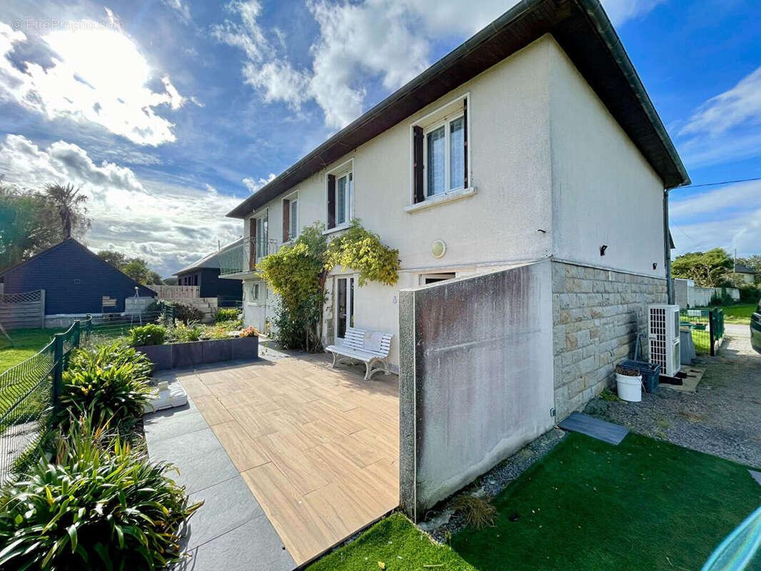 Maison à SAINT-MELOIR-DES-ONDES