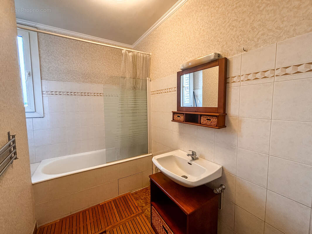 Appartement à SARTROUVILLE