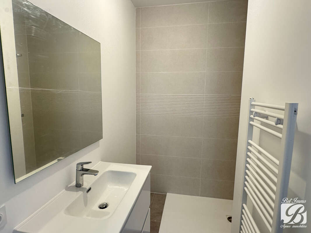 Appartement à BALAN