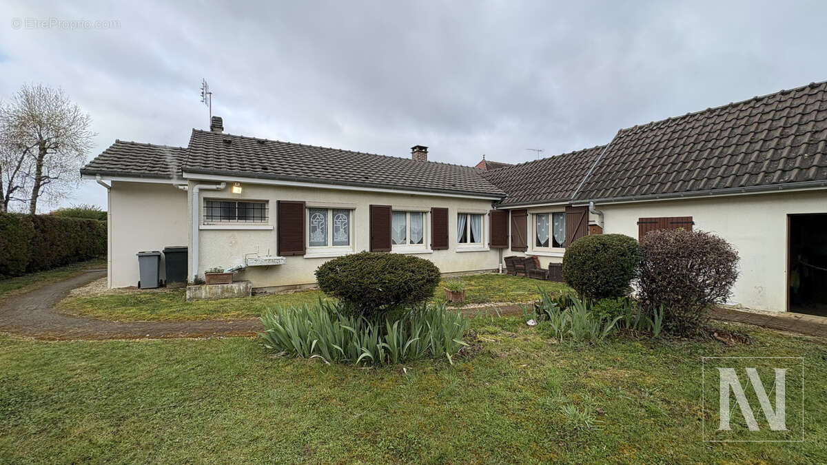 Maison à VILLEMOYENNE