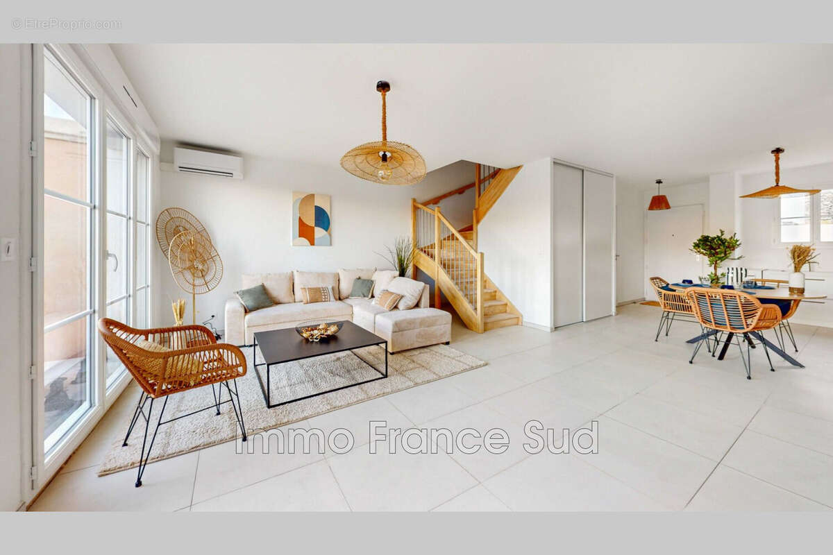 Maison à LA GARDE-FREINET