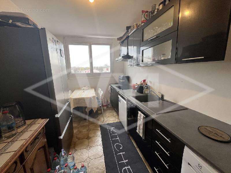 Appartement à COMBS-LA-VILLE