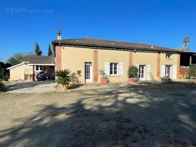 Maison à LUPPE-VIOLLES