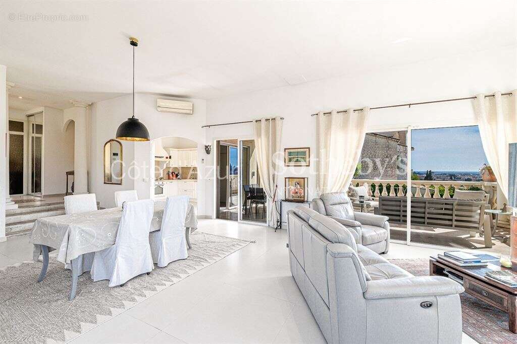 Maison à CAGNES-SUR-MER