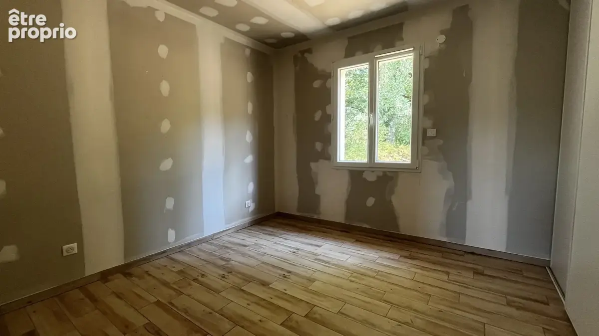 Maison récente en campagne sur 6 500 m2 de terrain - photo 9