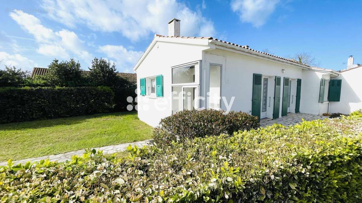 Maison à LA BREE-LES-BAINS