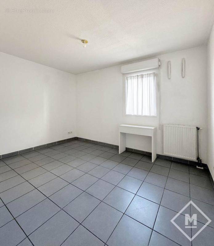 Appartement à MARSEILLE-2E
