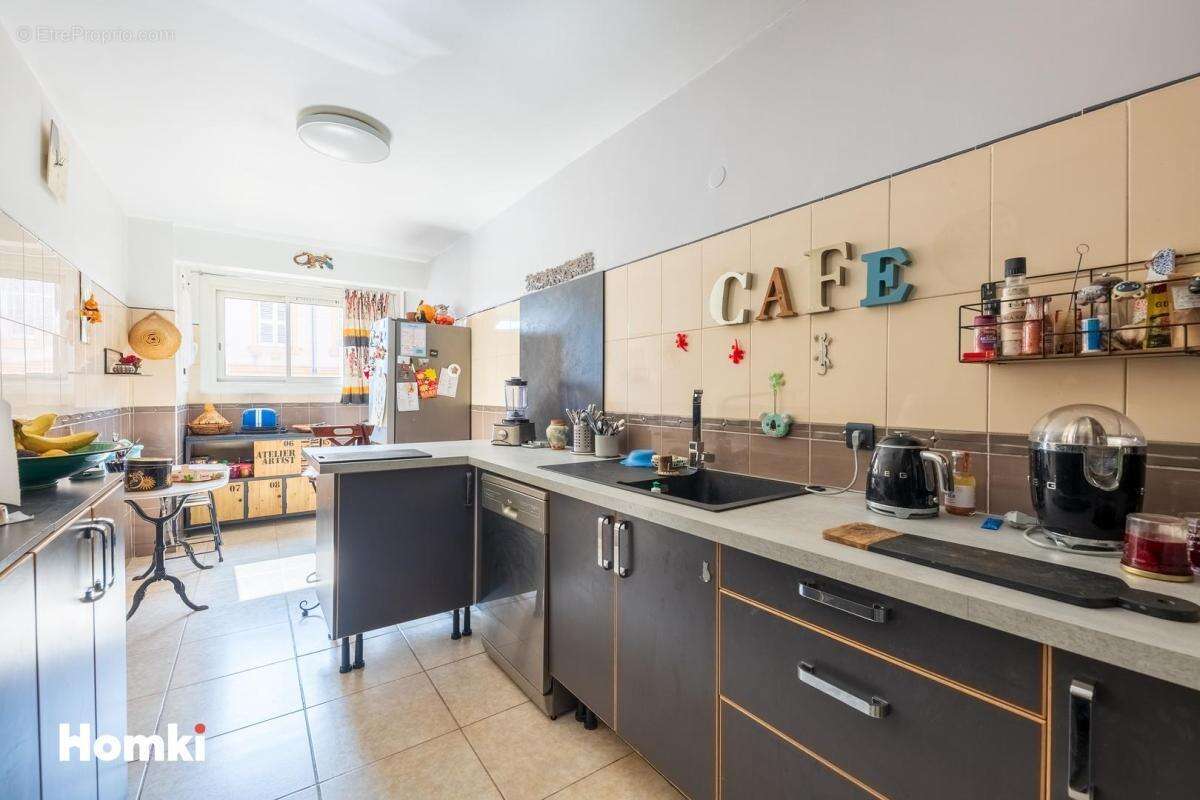 Appartement à MARSEILLE-2E