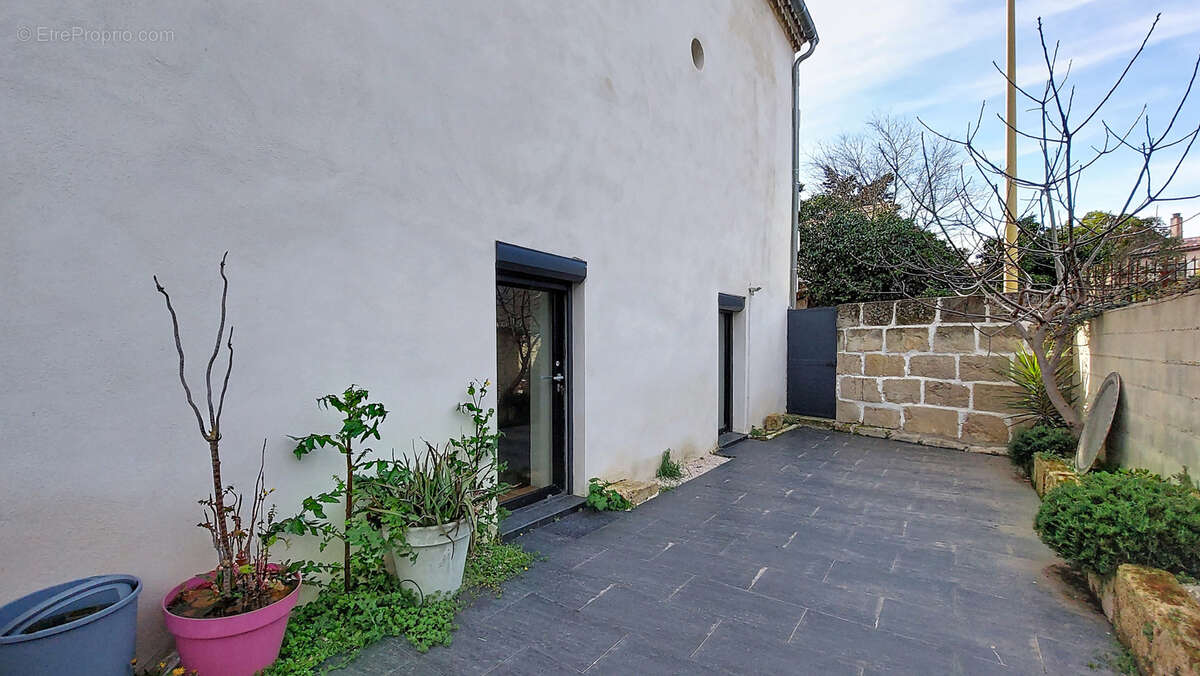 Maison à JONQUIERES-SAINT-VINCENT