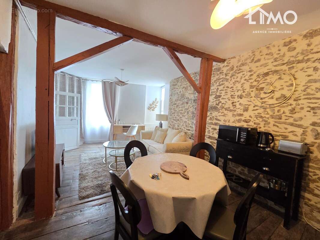 n°8 - Appartement à SAINT-LEONARD-DE-NOBLAT