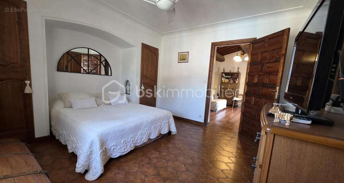 A cogolin (Var) - maison Traditionnelle 118 m² avec garage et piscine - photo 15