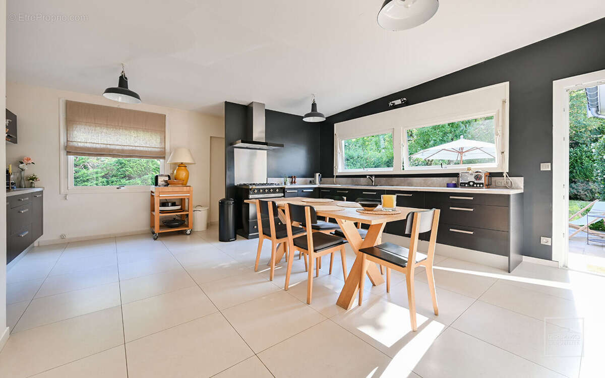 Maison à SAINT-CYR-AU-MONT-D'OR