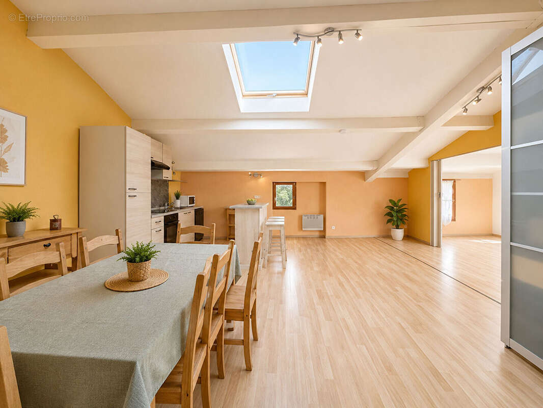 Appartement T3 lumineux de 81 m² - photo 2