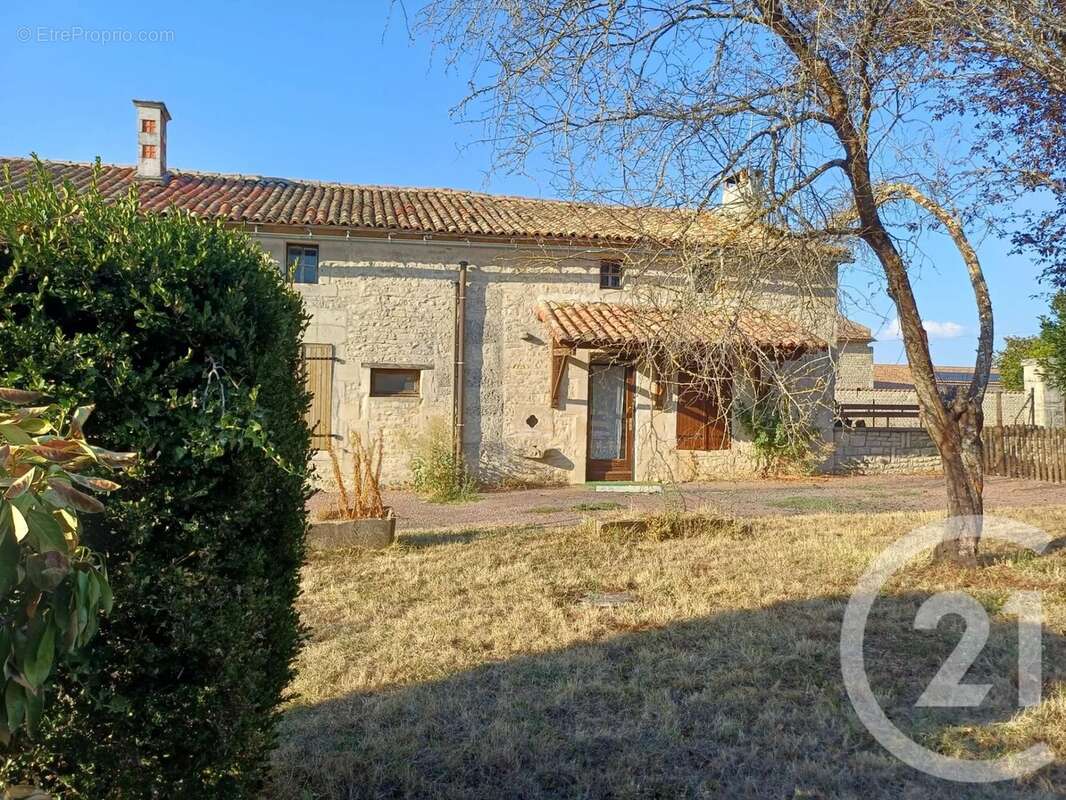 Maison 108 m² à Pioussay  - photo 3