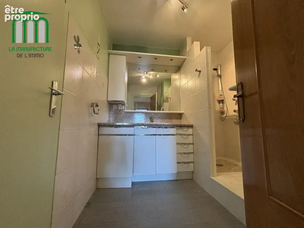 SAINT ETIENNE proche cour Fauriel - Appartement T4 avec cave et garage - photo 9