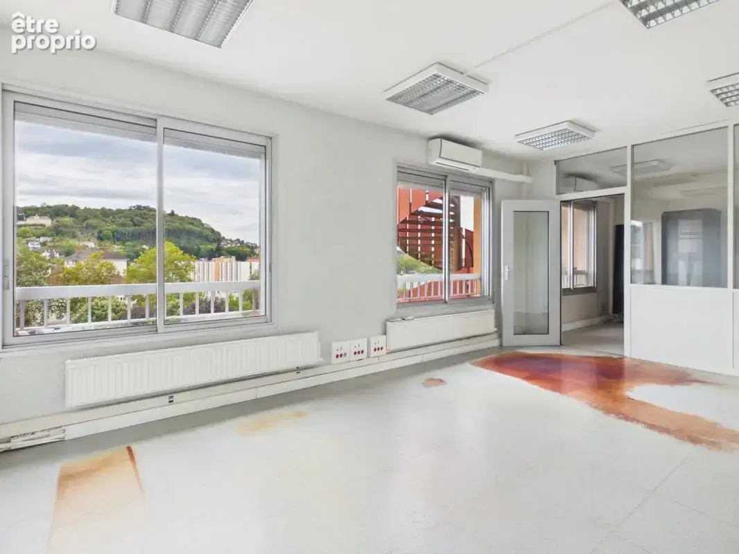 Lons-le-saunier — bureaux lumineux/ascenseur/stationnements - photo 13