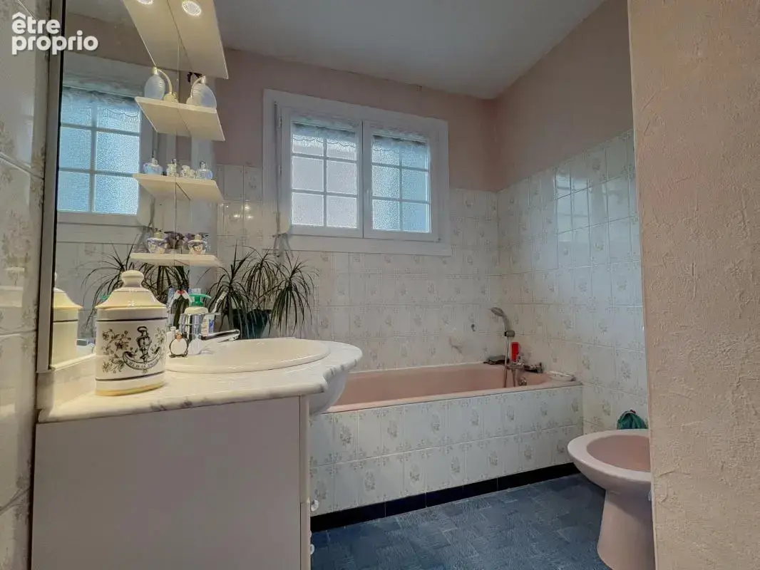 Maison à BRETENIERE de 155,45m² sur sous sol complet, 5 chambres, terrain 719 m² - photo 9