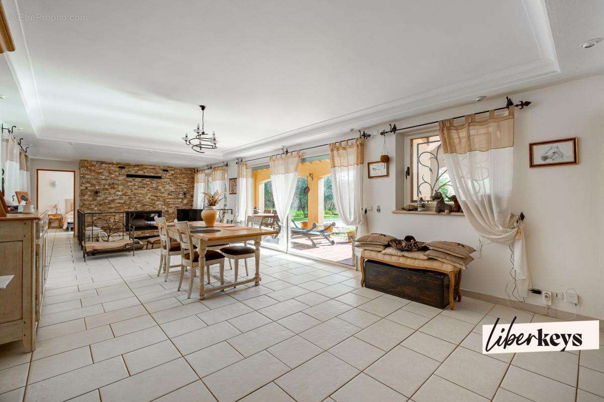 Maison à LA MOTTE