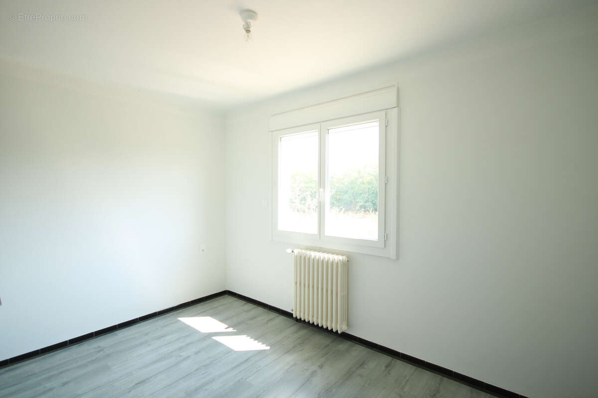 Maison 103 m² à Villeneuve-Du-Pareage  - photo 7