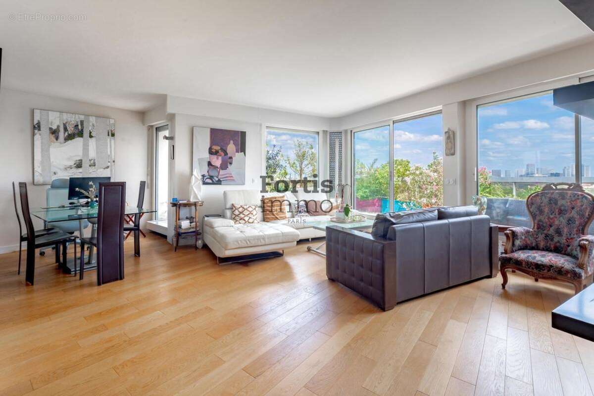 Appartement à PARIS-14E