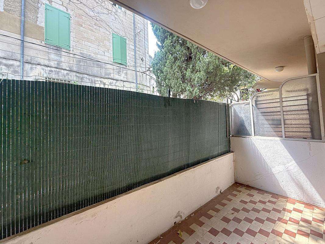 exclusivite Avignon Intra Muros T2 en rdc avec terrasse - photo 4
