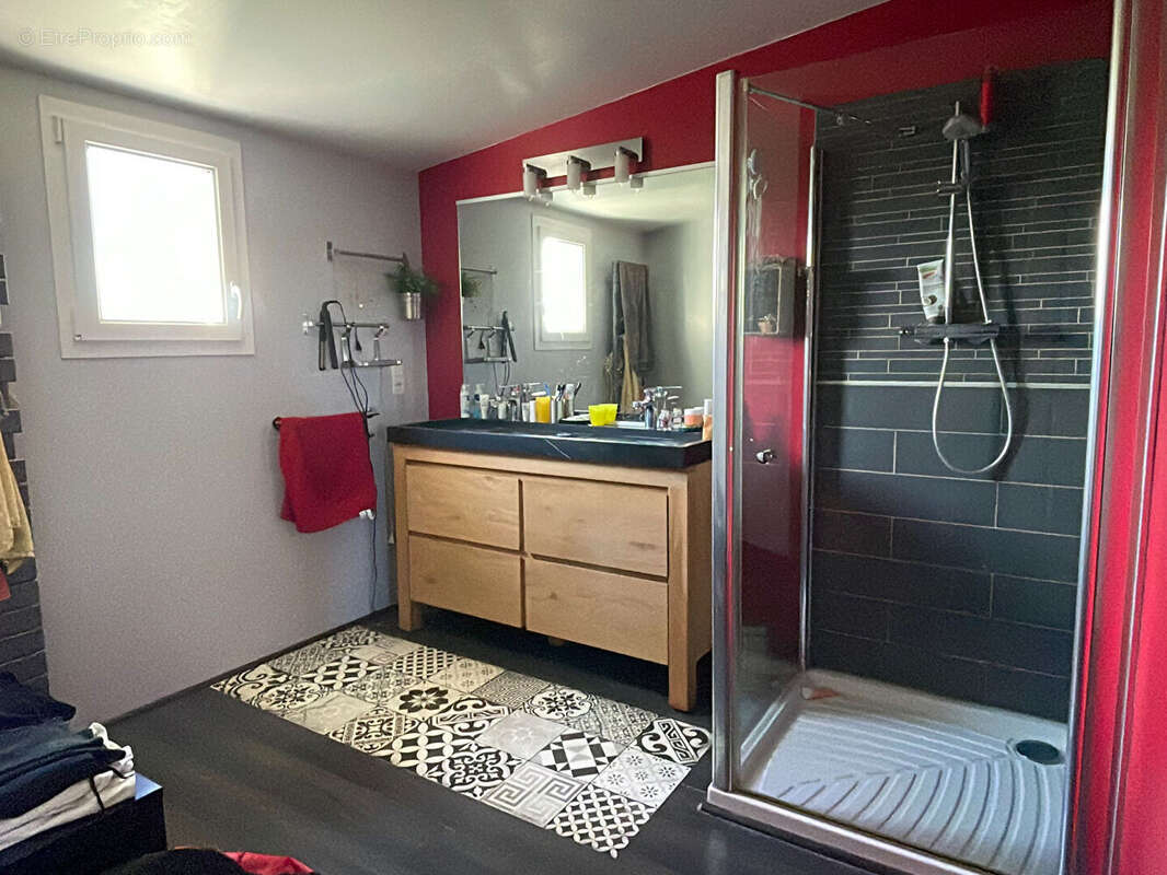 Maison à ROCHES-PREMARIE-ANDILLE