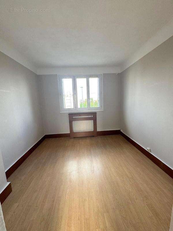 Appartement à LE BLANC-MESNIL