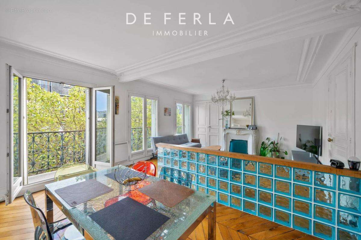 Appartement à PARIS-10E