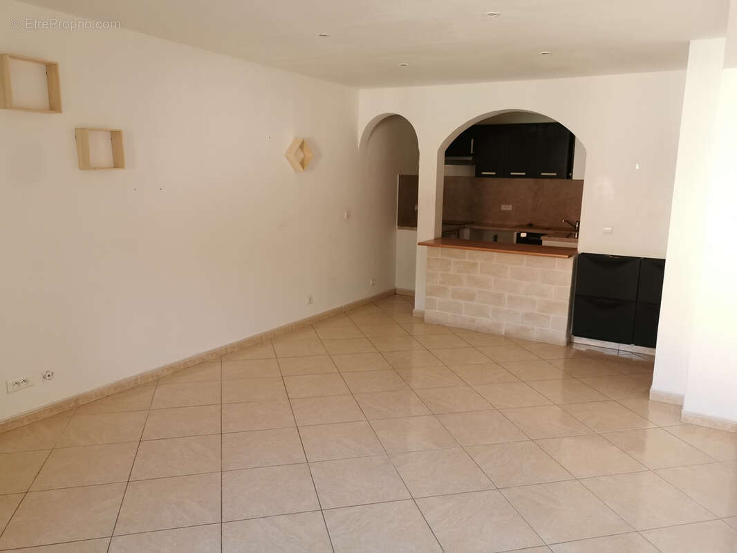 Appartement à CUERS