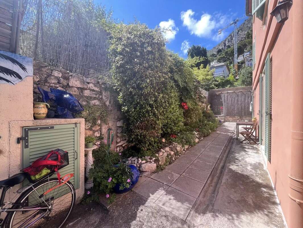 Appartement à EZE