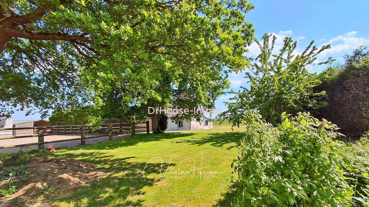 Maison 220 m² à Saint-Mars-Du-Desert  - photo 8