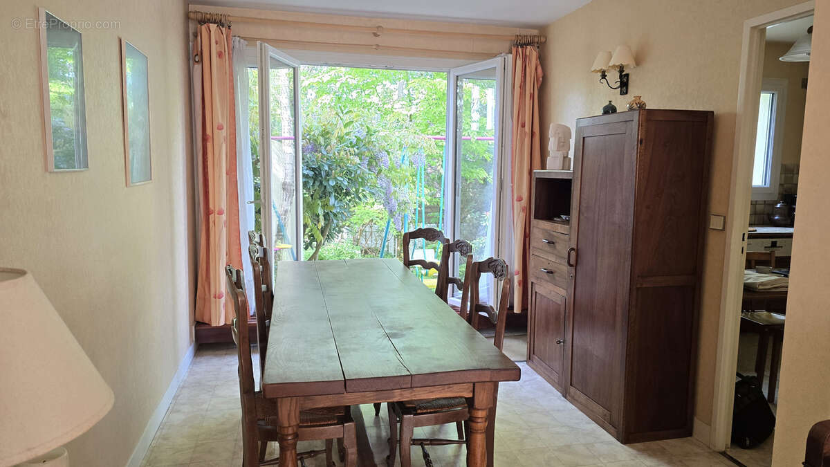 Maison à LIMOURS