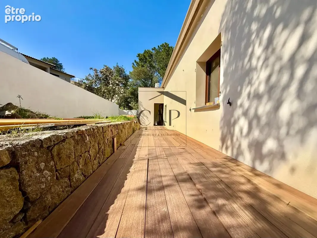 Villa de standing T5 de 196 m2 avec piscine à proximité de Solenzara - photo 10