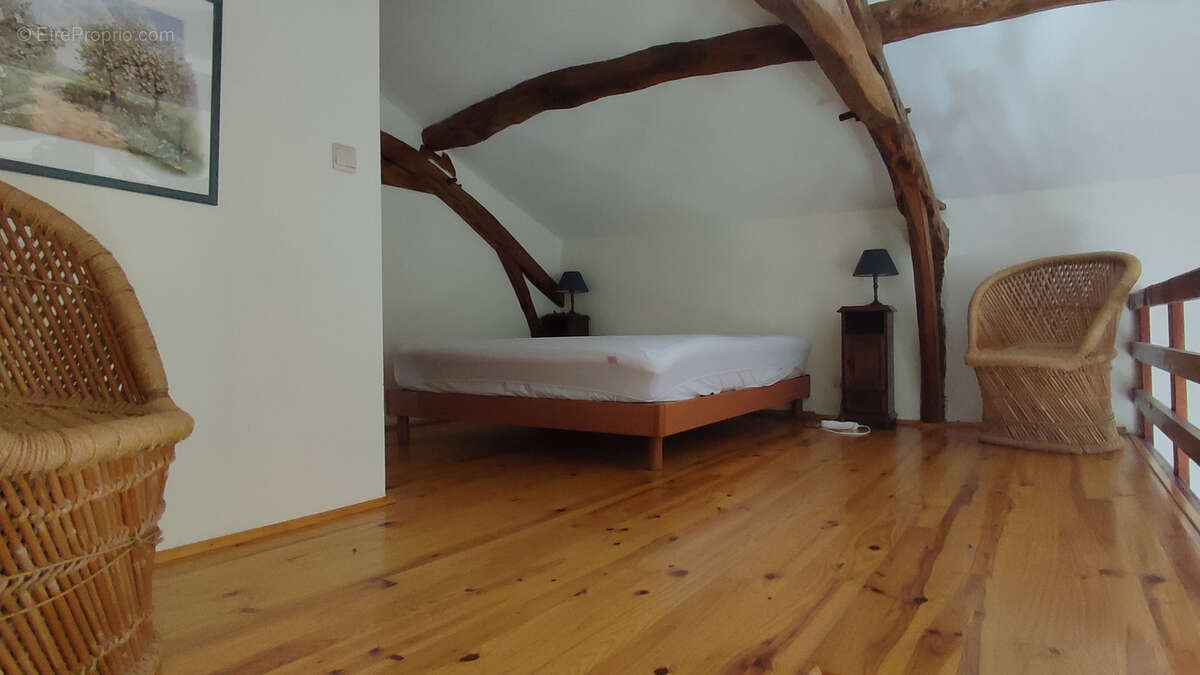 Maison à MONTAIGU-DE-QUERCY