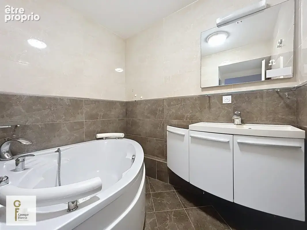 Appartement 2 pièces 43 m² à vendre à Croix (59170) - photo 6