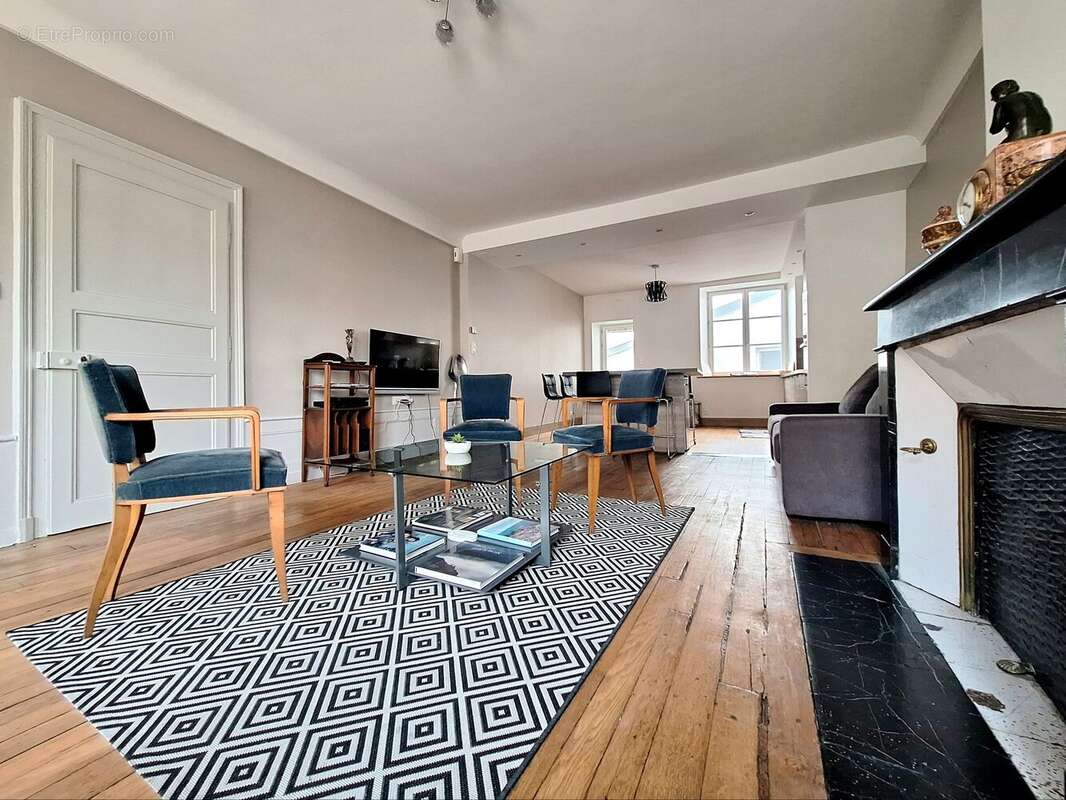 Appartement à MIRECOURT